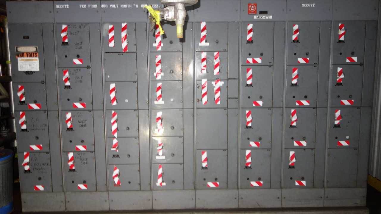 X8 VERTICAL SECTIONS OF WESTINGHOUSE MCC BUCKETS - MOTOR CONTROL CENTERS