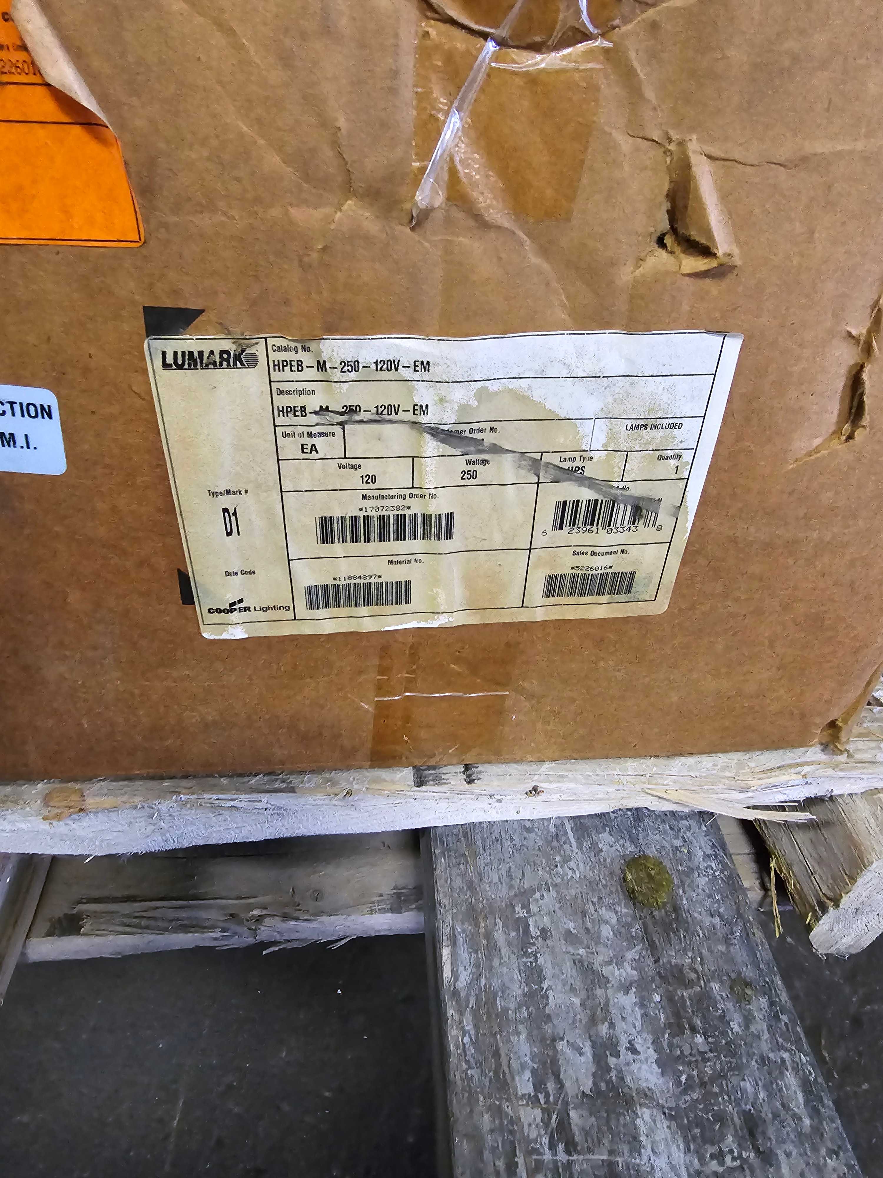 LOT OF EMERGENCY & OTHER LIGHTING - LIGHTING