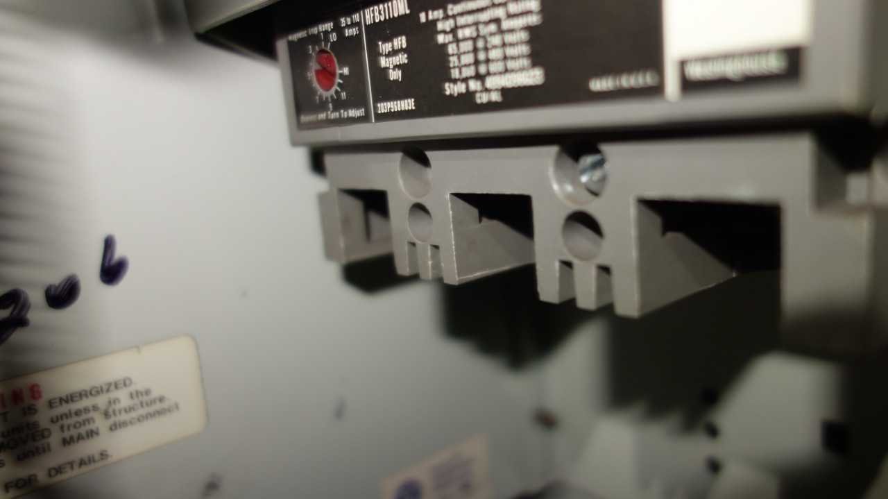 X7 VERTICAL SECTIONS OF WESTINGHOUSE MCC BUCKETS - MOTOR CONTROL CENTERS