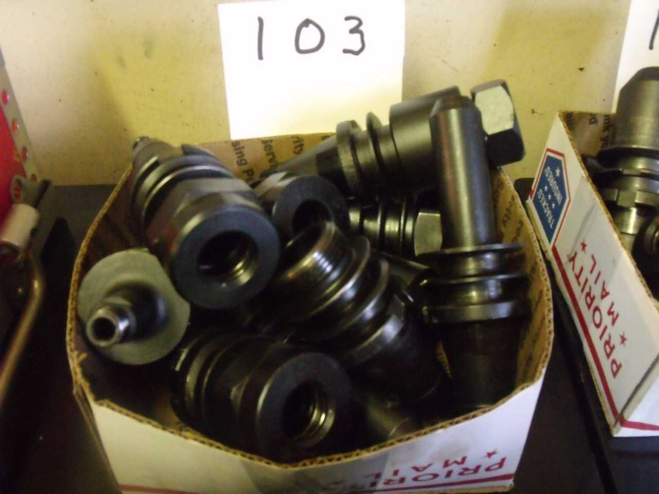 Box of Bridgeport II Tool holders Kennametal Erickson - MISCELLANEOUS