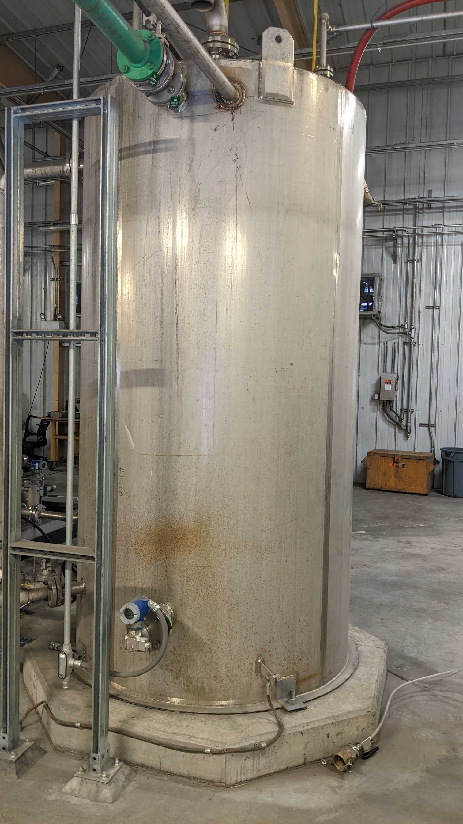 STAINLESS TANK - PROCESS EQUIPMENT