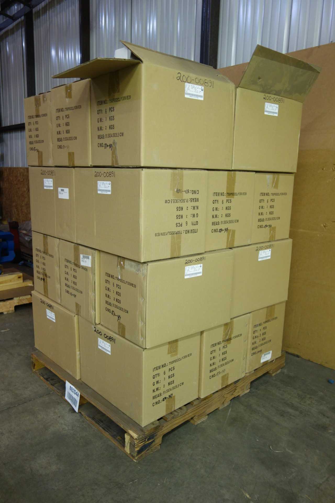 PALLET OF INDUSTRIAL PERFORMANCE 750 W, 130V INCANDESCENT LIGHT BULBS - LIGHTING