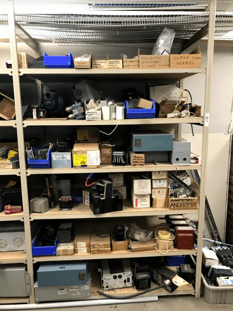 Assorted Lot of Electrical Controls (6) - ELECTRICAL COMPONENTS Assorted Lot of Electrical Controls (6) - ELECTRICAL COMPONENTS