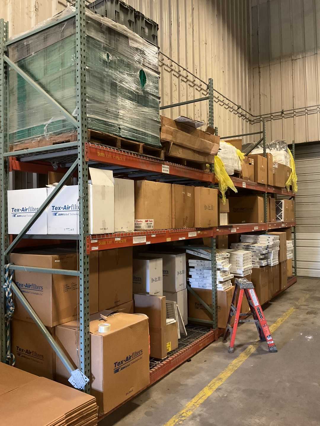 LOT OF AIR FILTERS - AIR FILTER ELEMENTS