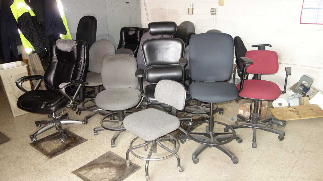 LOT OF ASSORTED ROLLING CHAIRS - MISCELLANEOUS