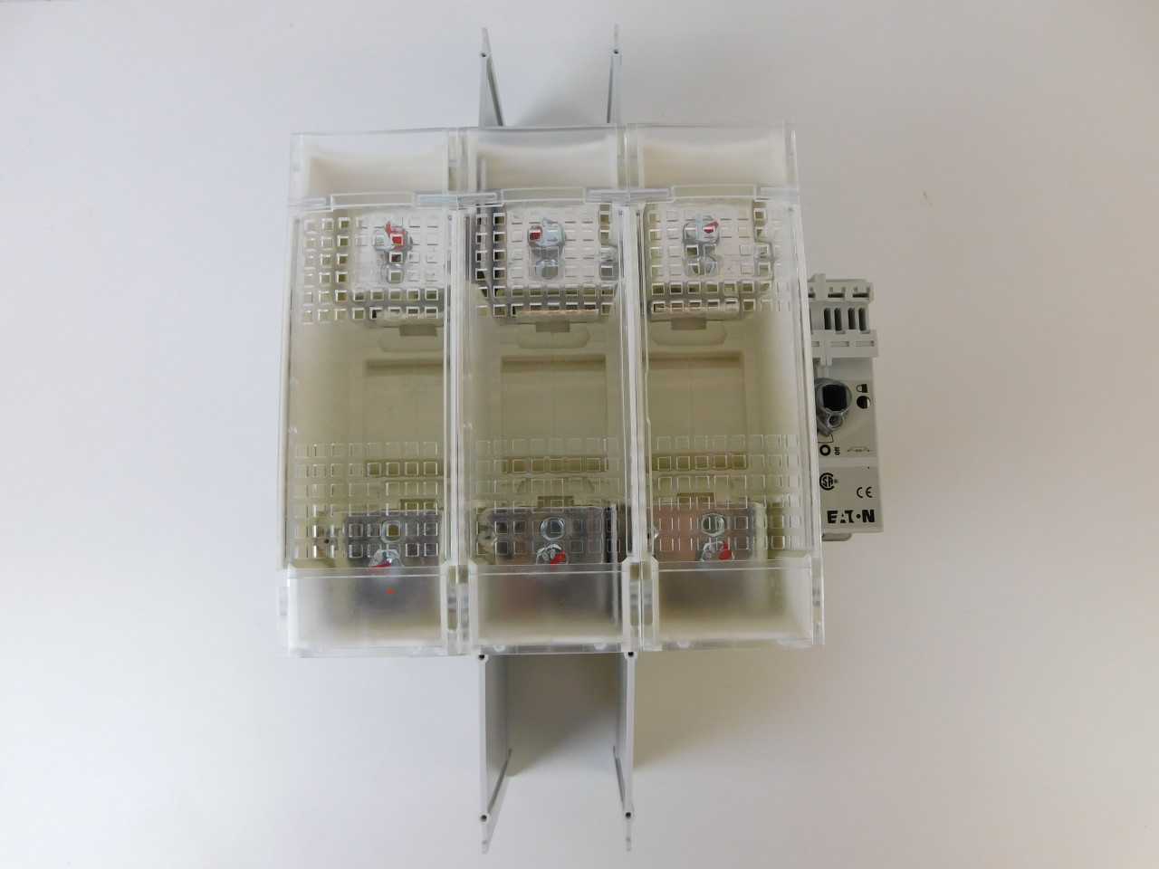 Quantity of 1x R9M3400FJN Switches - ELECTRICAL COMPONENTS