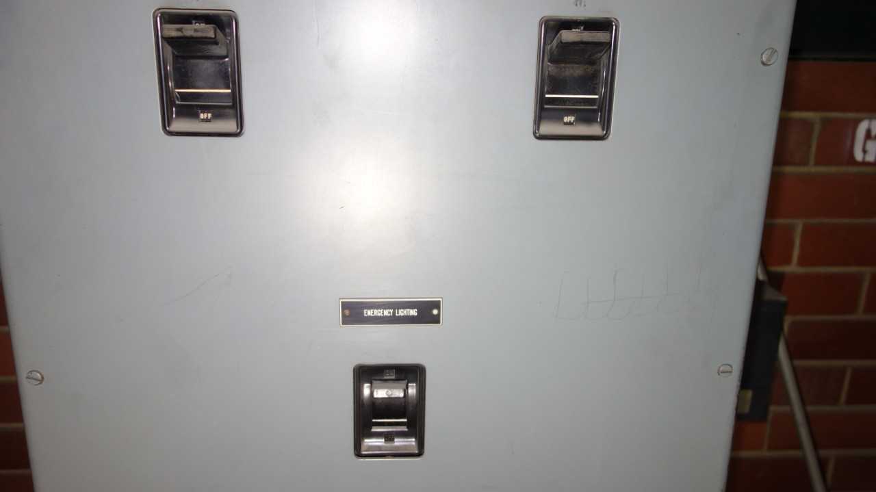 BREAKER CABINET (3 BREAKERS) (DELAYED REMOVAL) - CIRCUIT BREAKERS