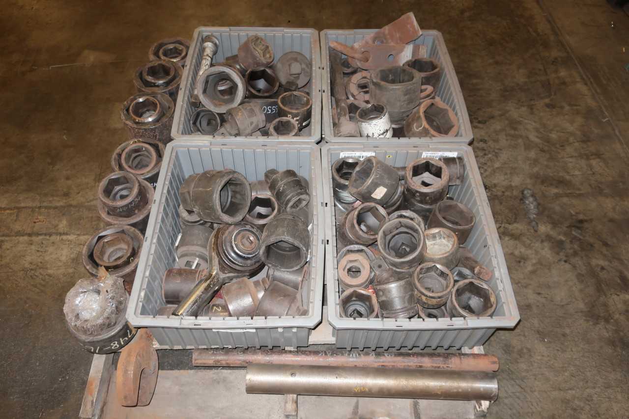 1 PALLET OF ASSORTED SOCKETS WRENCH RACHET - MISCELLANEOUS