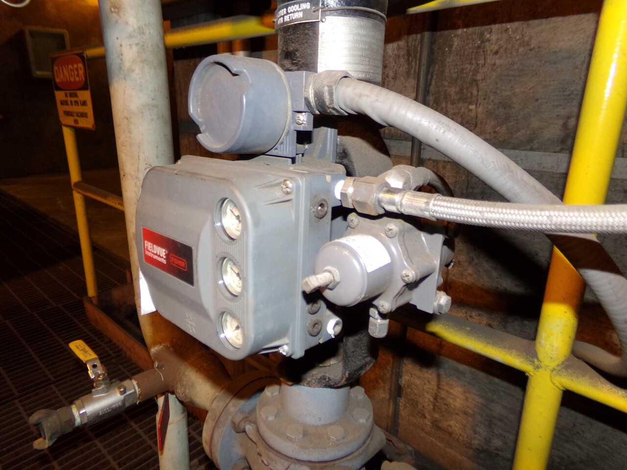 FISHER CONTROLS DVC6010 FIELDVUE POSITIONER - CONTROL VALVE