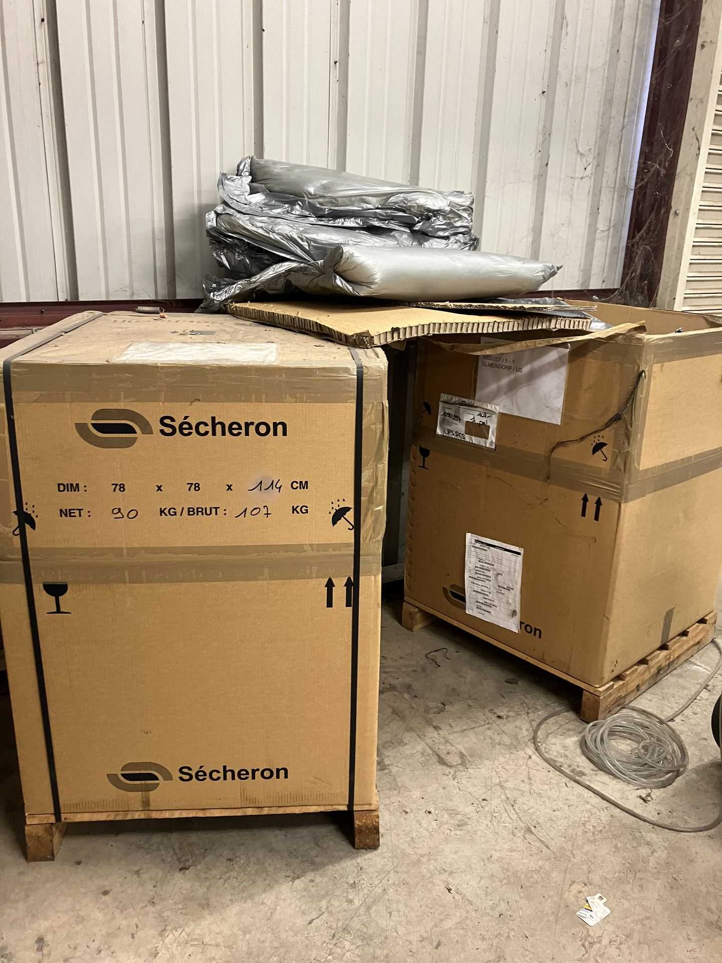 SECHERON 2600A FREE AIR CIRCUIT BREAKER - CIRCUIT BREAKERS