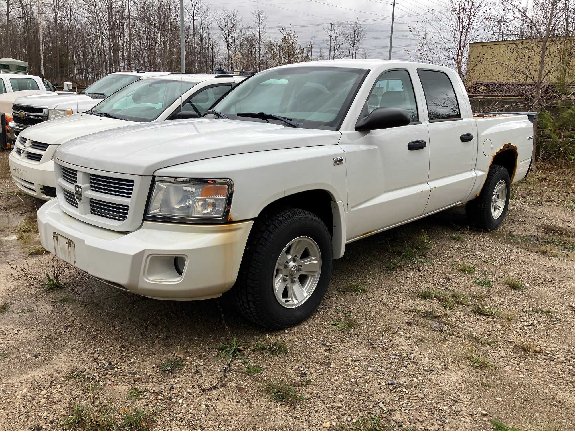 2010 DODGE DAKOTA SXT - HYDRO EXCAVATOR TRUCKS