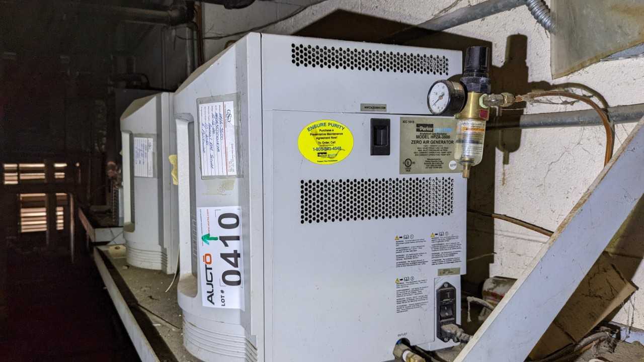 LOT OF 2 PARKER LAB GAS GENERATOR - STANDBY POWER GENERATOR