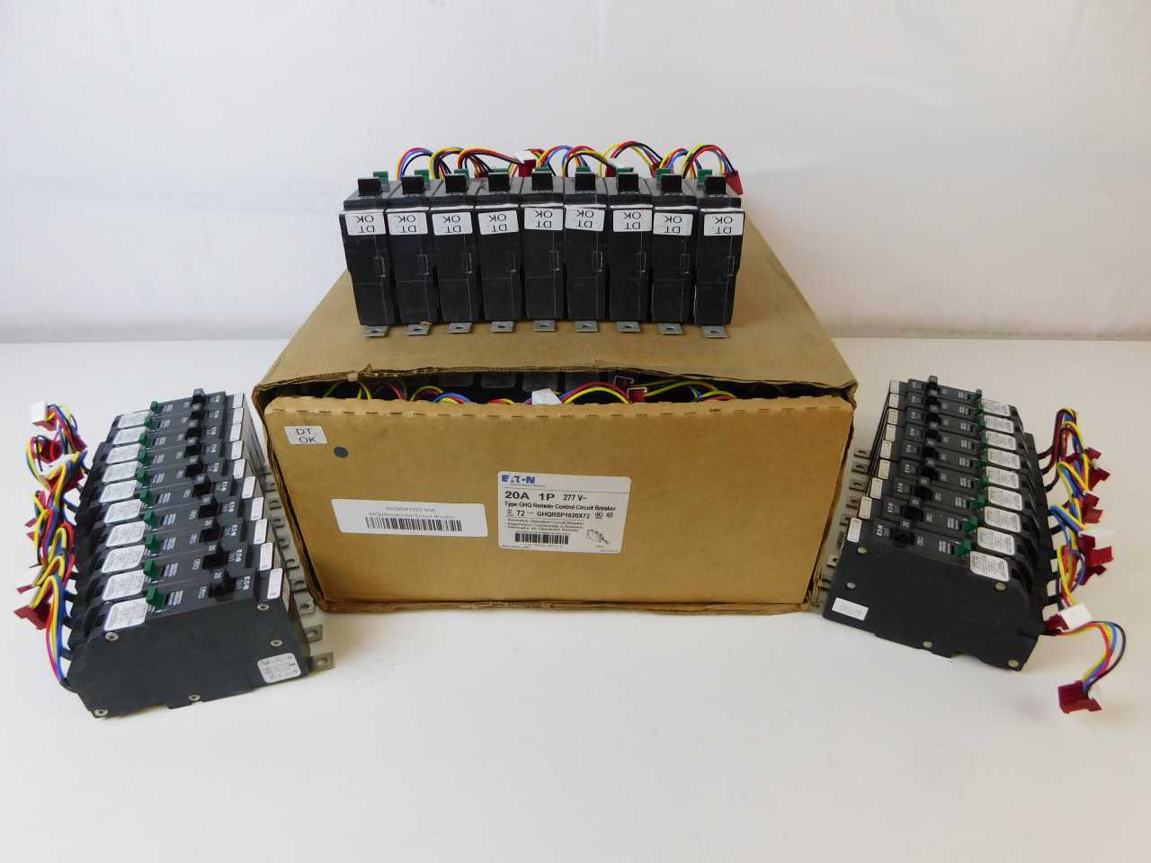 Quantity 100 of Eaton GHQRSP1020 Bolt On GHQ 1P 20A 240VAC - ELECTRICAL COMPONENTS