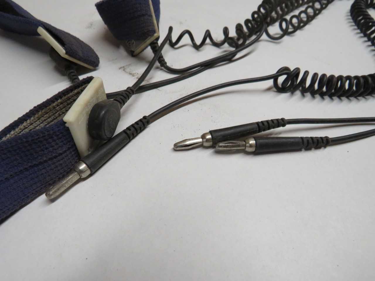 LOT OF 3 ANTI-STATIC STRAPS - ELECTRICAL COMPONENTS