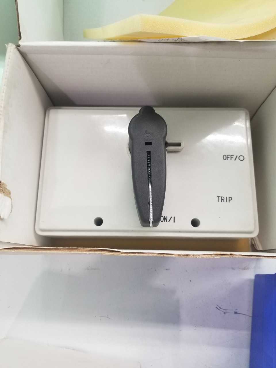 EATON - HMCC4B (QTY-1) - ELECTRICAL COMPONENTS
