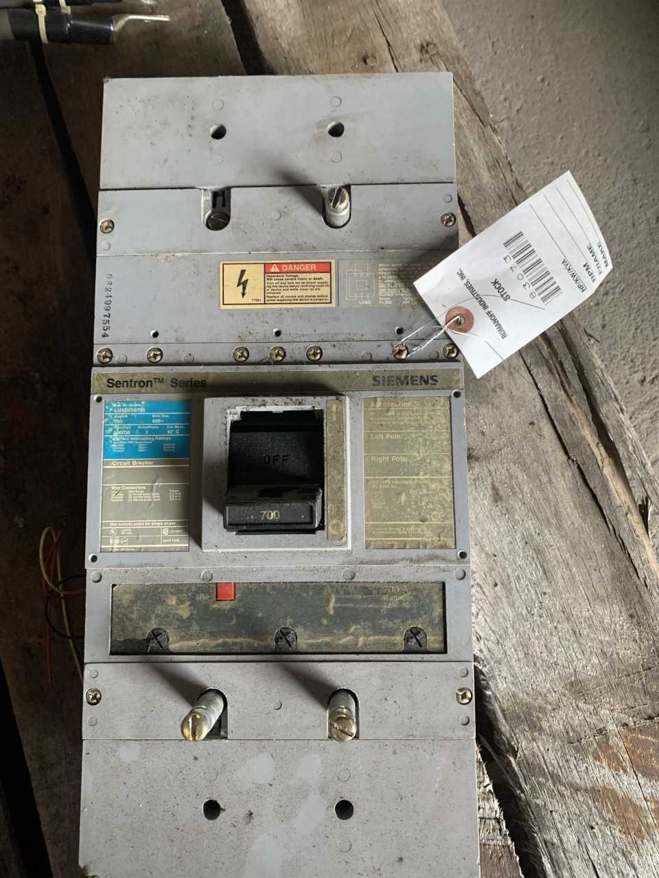700 Amp Siemens Sentron Circuit Breaker - CIRCUIT BREAKERS