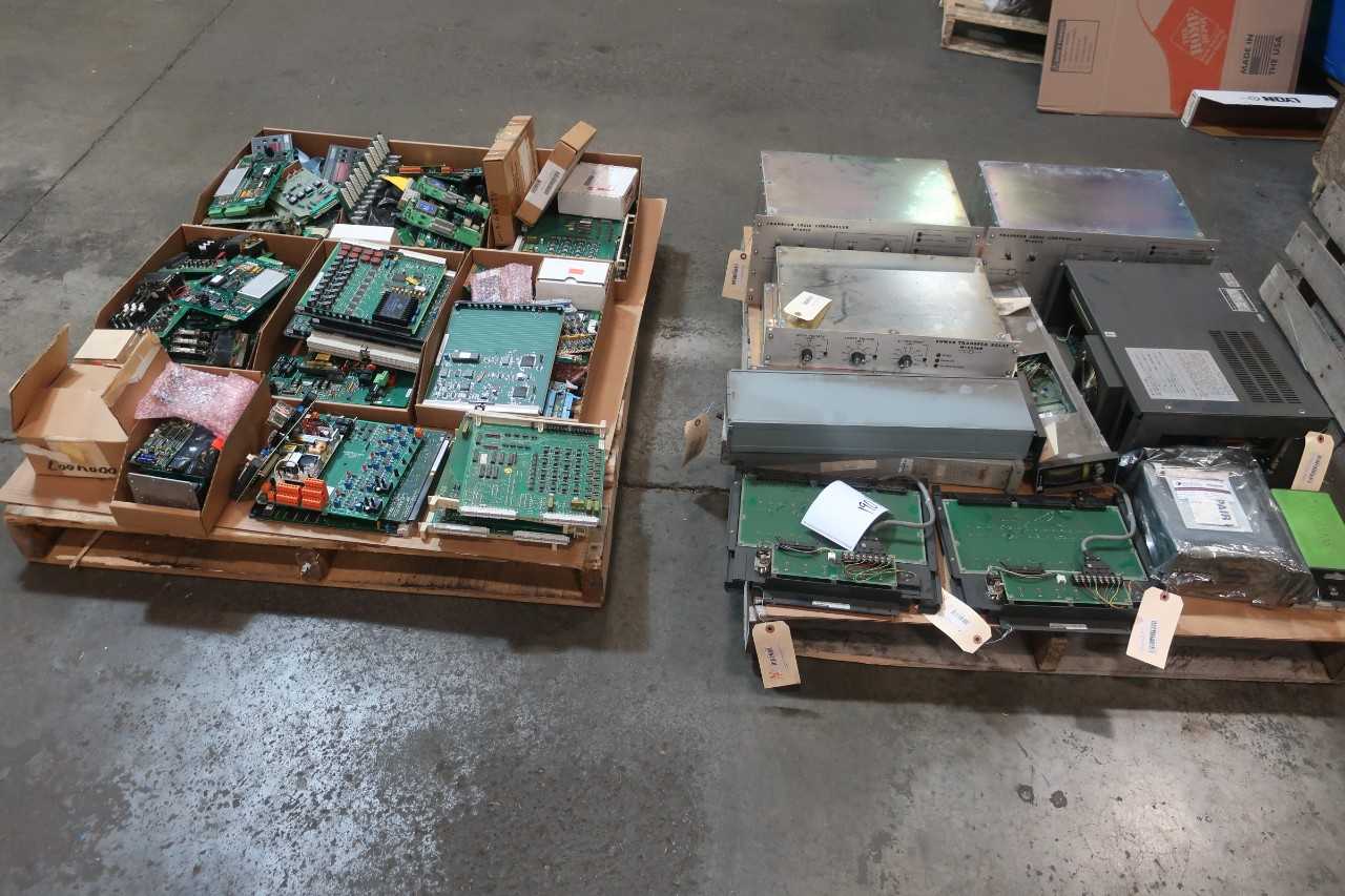 2 PALLETS OF ASSORTED ELECTRICAL CIRCUIT BOARDS, CONTROLLERS, RELAY MODULE, AMP CONTROLLER, TRANSFER LOGIC CONTROLLERS- HARDY INSTRUMENTS, SCIENTECH, FUJITSU, GOULD, BECKWITH, MITSUBISHI - AUTOMATION & CONTROLS
