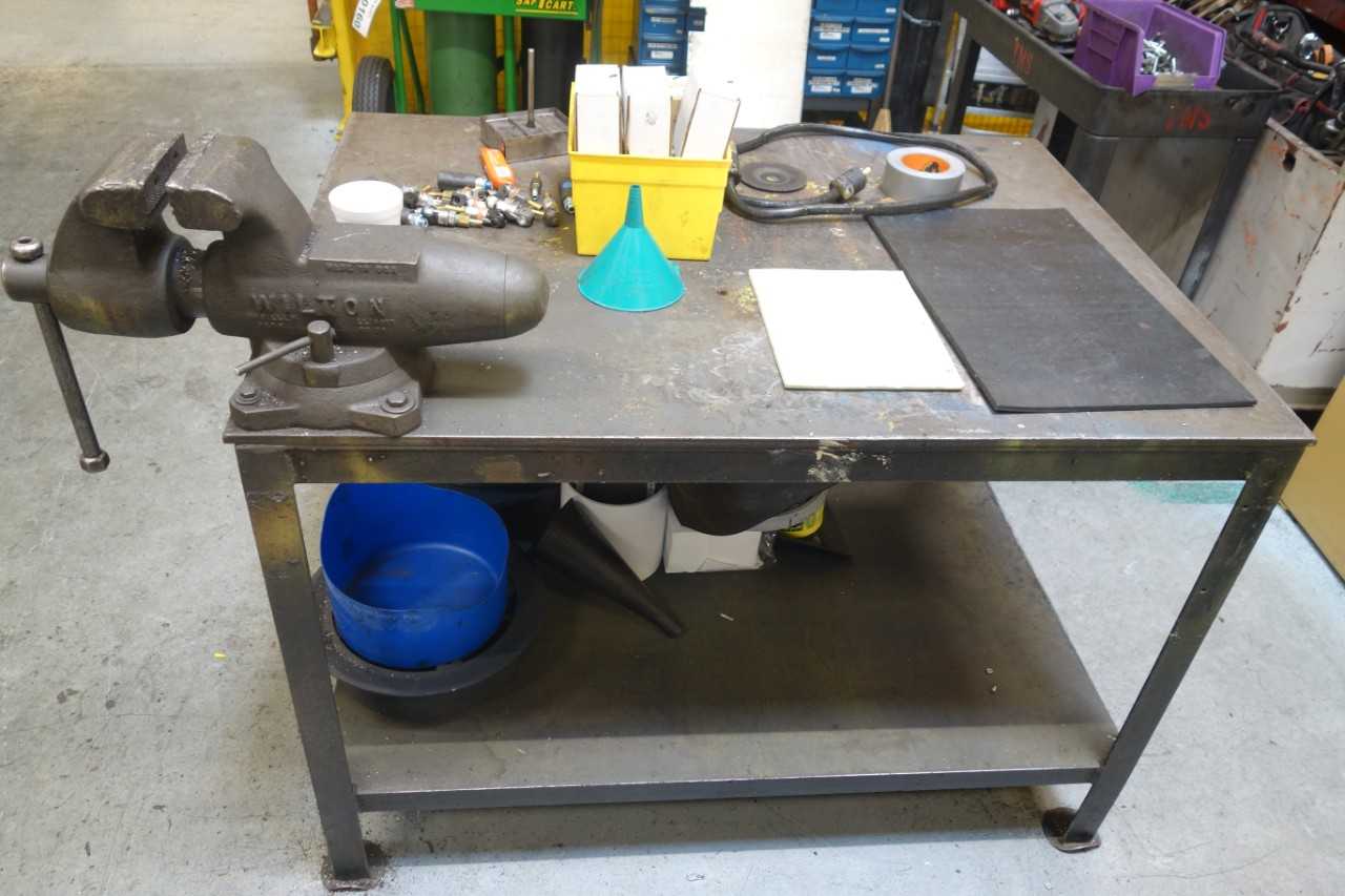 Steel work table with Wilton 5" vise, other contents exluded - PLANT & FACILITY