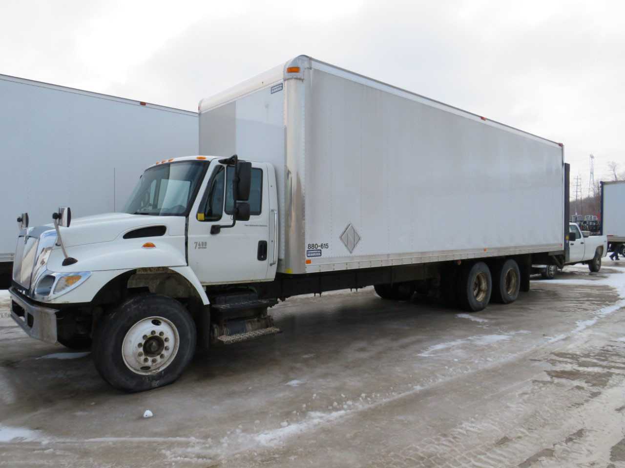 2003 INTERNATIONAL 7400 DT466 6X4 TRUCK - CONTENTS NOT INCLUDED - HYDRO EXCAVATOR TRUCKS 2003 INTERNATIONAL 7400 DT466 6X4 TRUCK - CONTENTS NOT INCLUDED - HYDRO EXCAVATOR TRUCKS