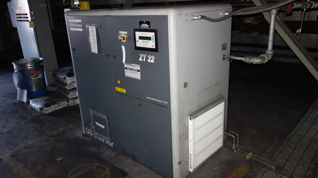 ATLAS COPCO ZT22 AIR COMPRESSOR 30HP APPROX 96K HRS - AIR COMPRESSORS