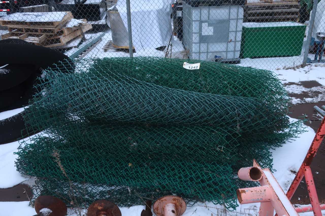 LOT OF CHAIN LINK FENCING & FENCE RAILS - TRAILER MOUNTED EQUIPMENT