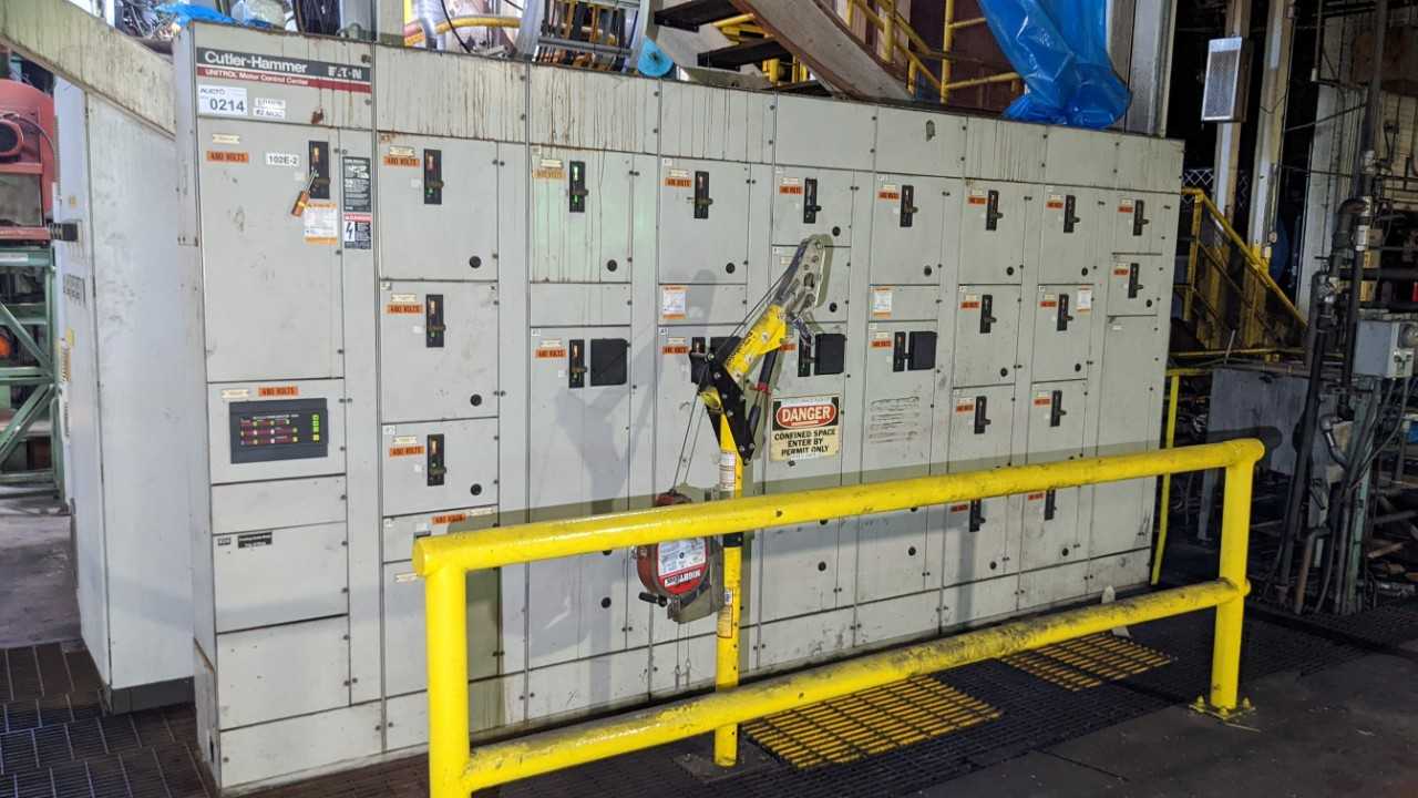 Cutler - Hammer motor control centre - SWITCHGEAR