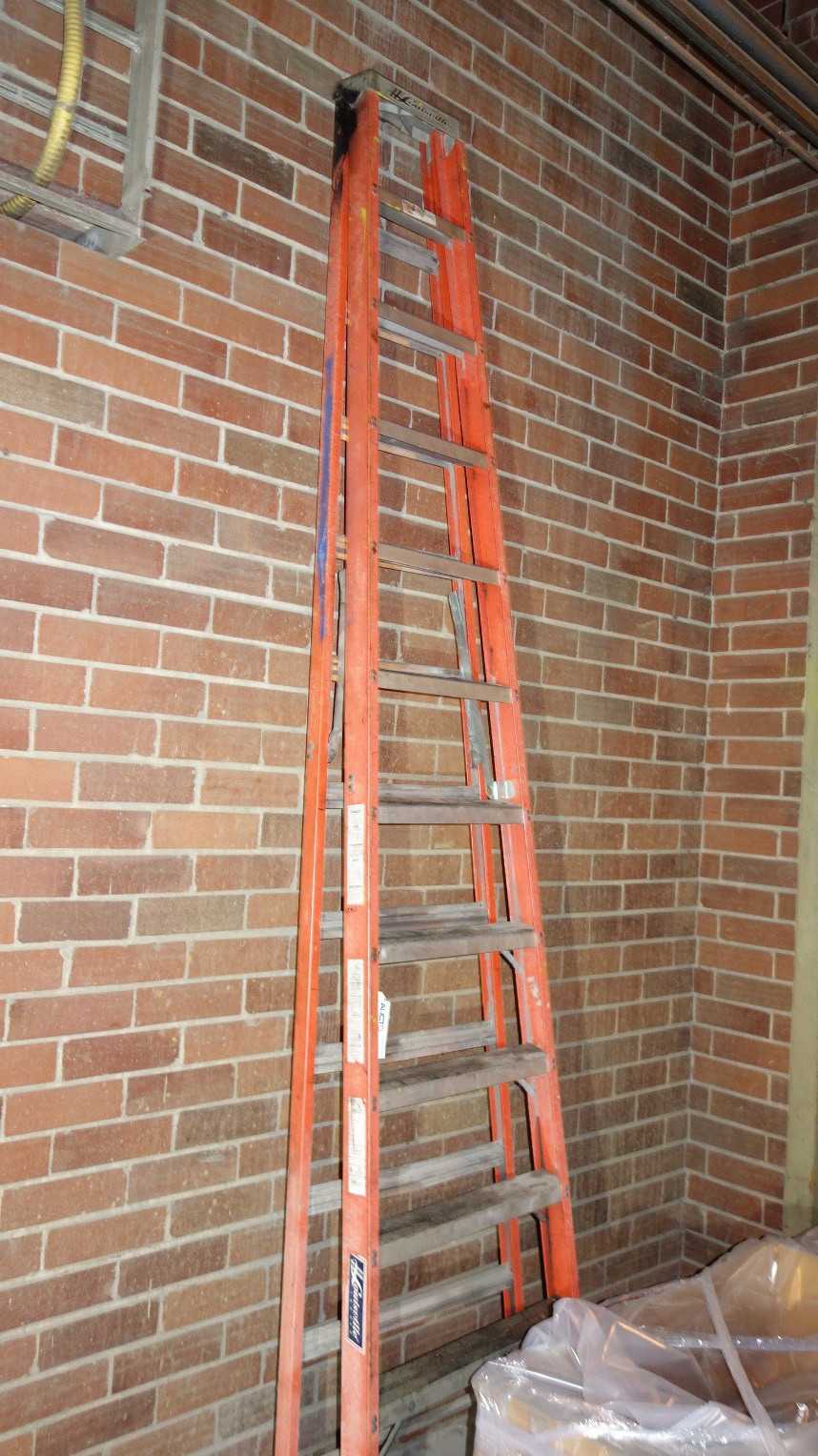 LOUISVILLE 12FT LADDER - ELECTRIC POWER TOOLS
