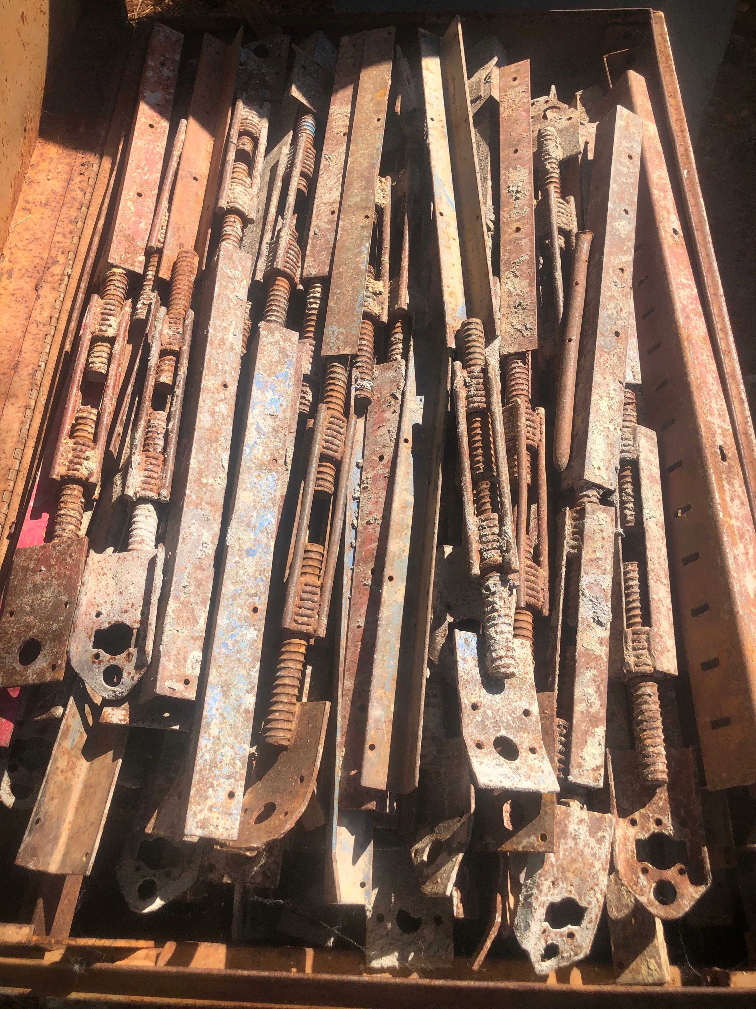 BULK LOT OF TURNBUCKLES - INDUSTRIAL PARTS