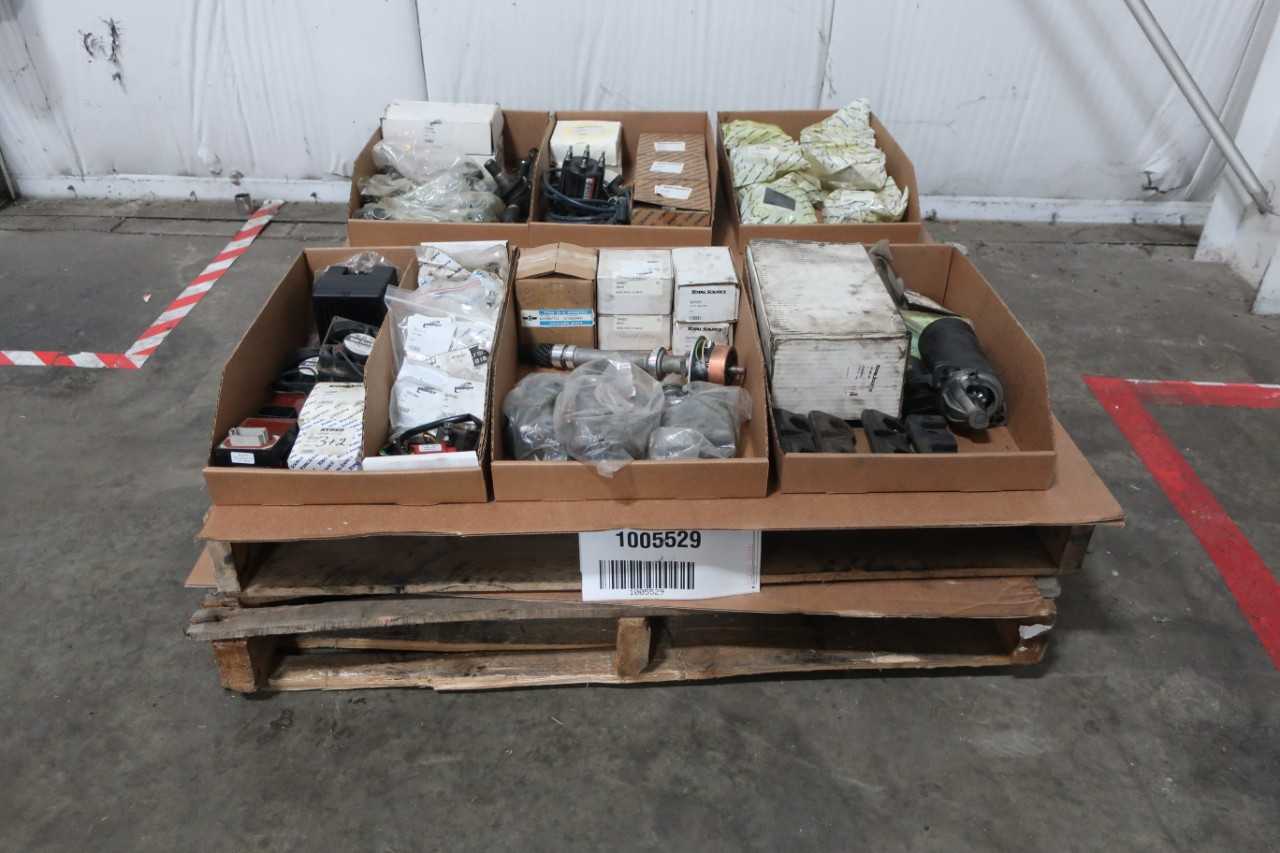 LOT OF ASSORTED FORKLIFT PARTS AND ACCESSORIES - FORKLIFTS