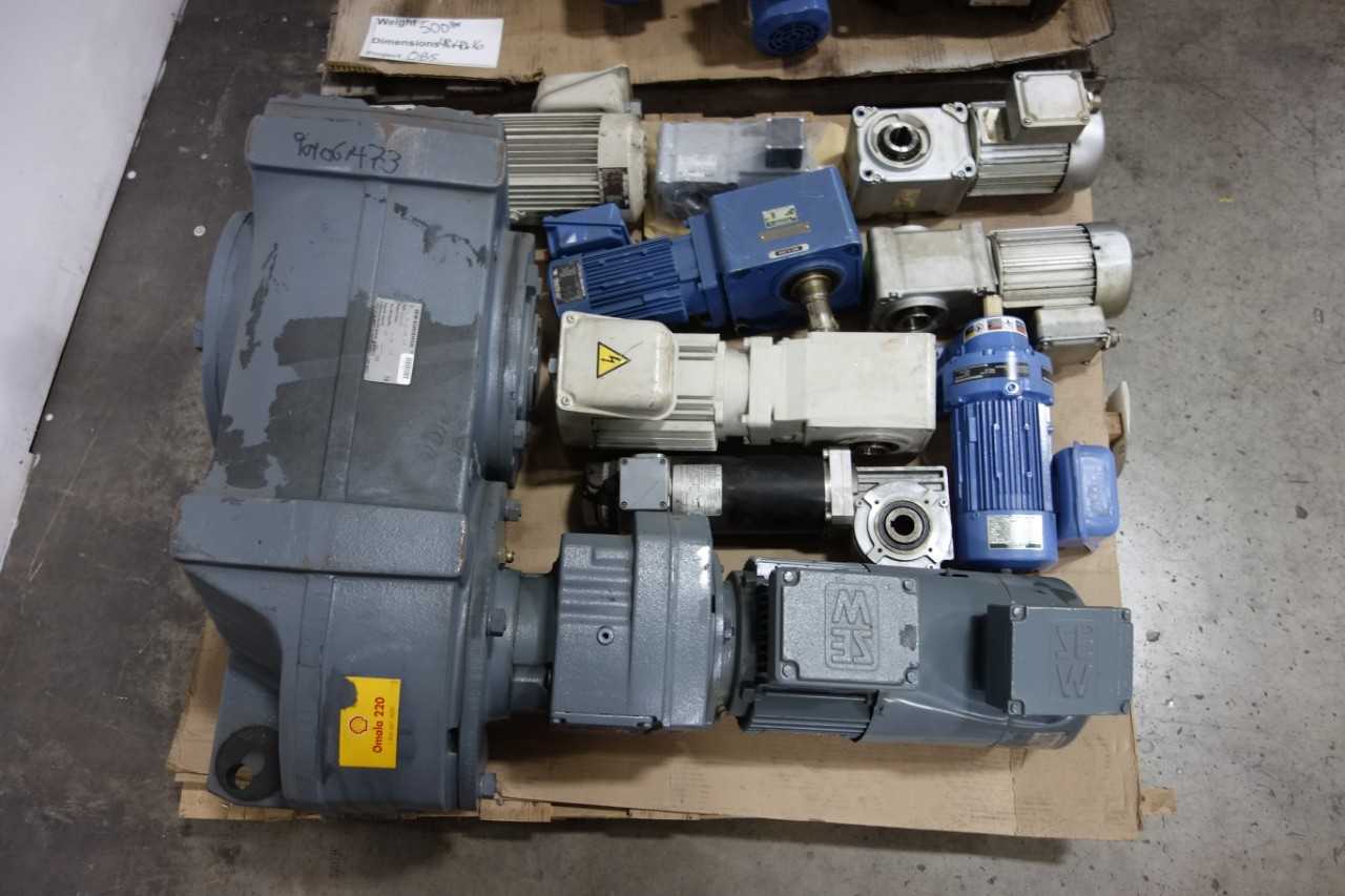 2 PALLETS OF ASSORTED GEARMOTORS - HAND TOOLS