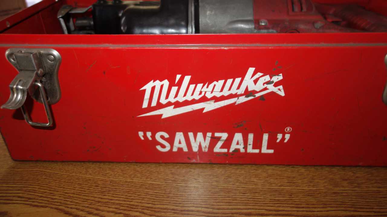 MILWAUKEE 6500 CORDED SAWZALL RECIPROCATING SAW - ELECTRIC POWER TOOLS