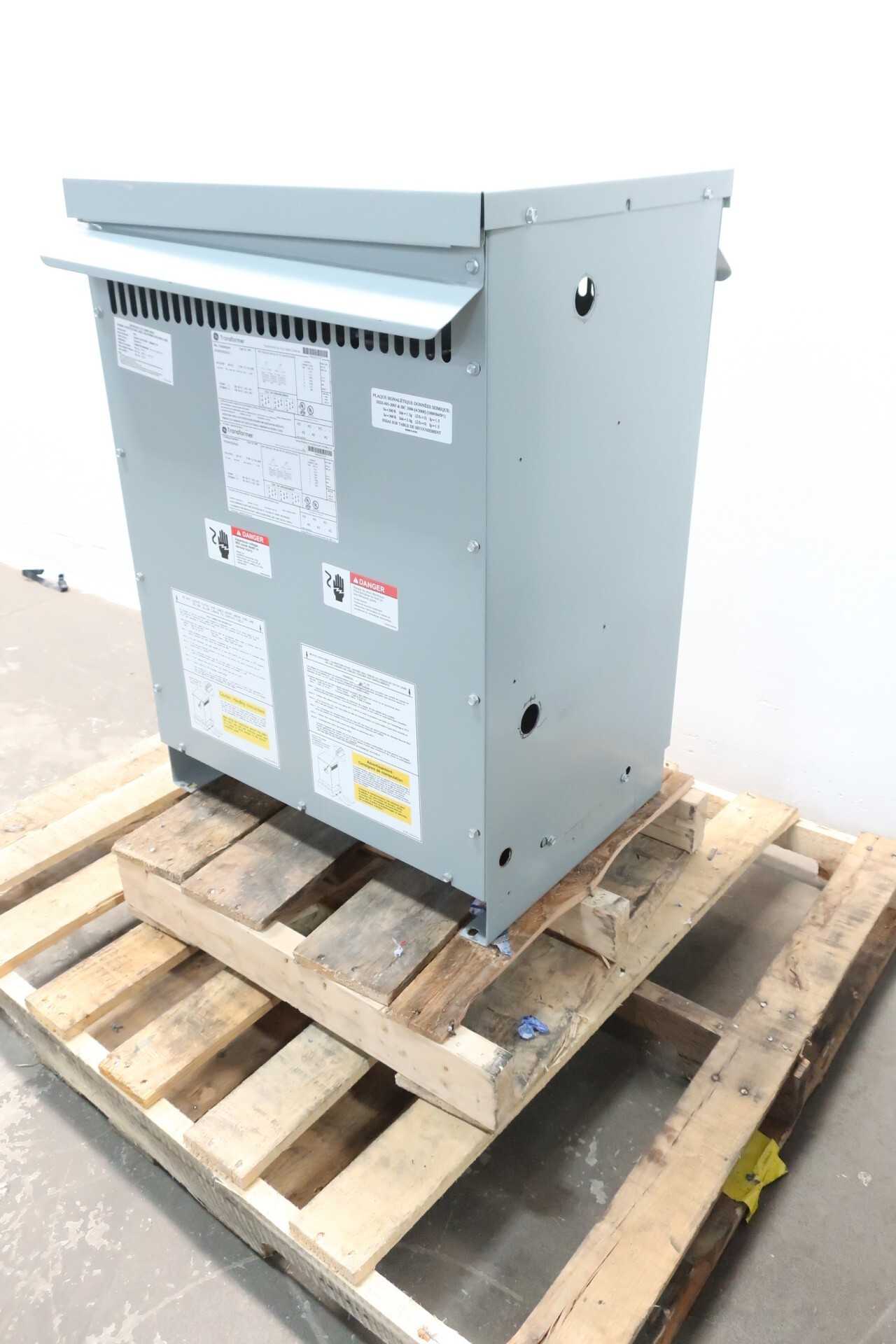 GENERAL ELECTRIC GE VOLTAGE TRANSFORMER - CONTROL TRANSFORMERS