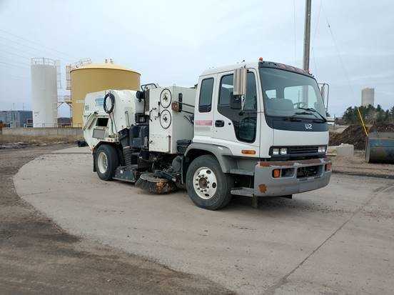 2008 Tymco DST-6 Dustless Street Sweeper with FVR/Isuzu Chassis - 3,895 Hours - CONSTRUCTION EQUIPMENT