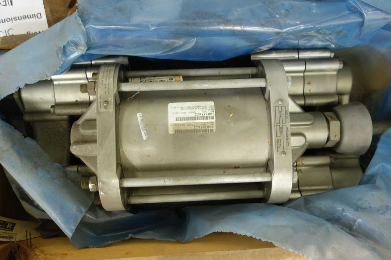 LOT OF 2 GRACO STAINLESS STEEL 243 733 HIGH-FLO HYDRAULIC PUMPS - ELECTRIC POWER TOOLS