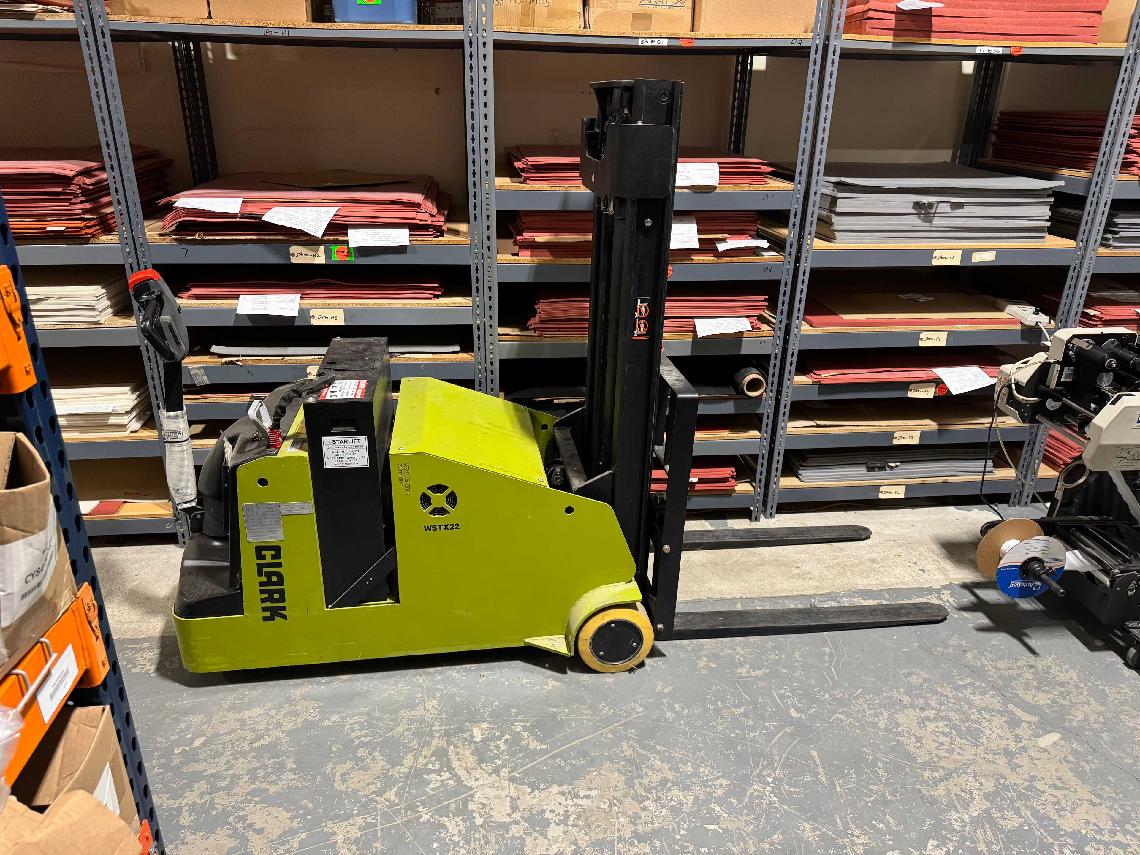 Clark WSTX22 Electric Counter-Balanced Stacker Lift - FORKLIFTS