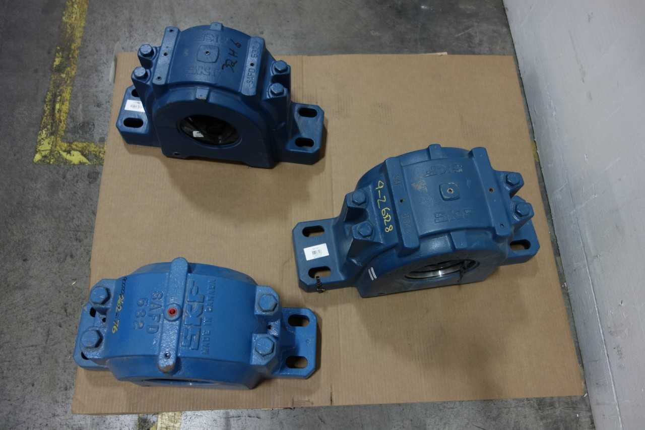 LOT OF 3 ASSORTED SKF BEARING HOUSINGS - BEARINGS