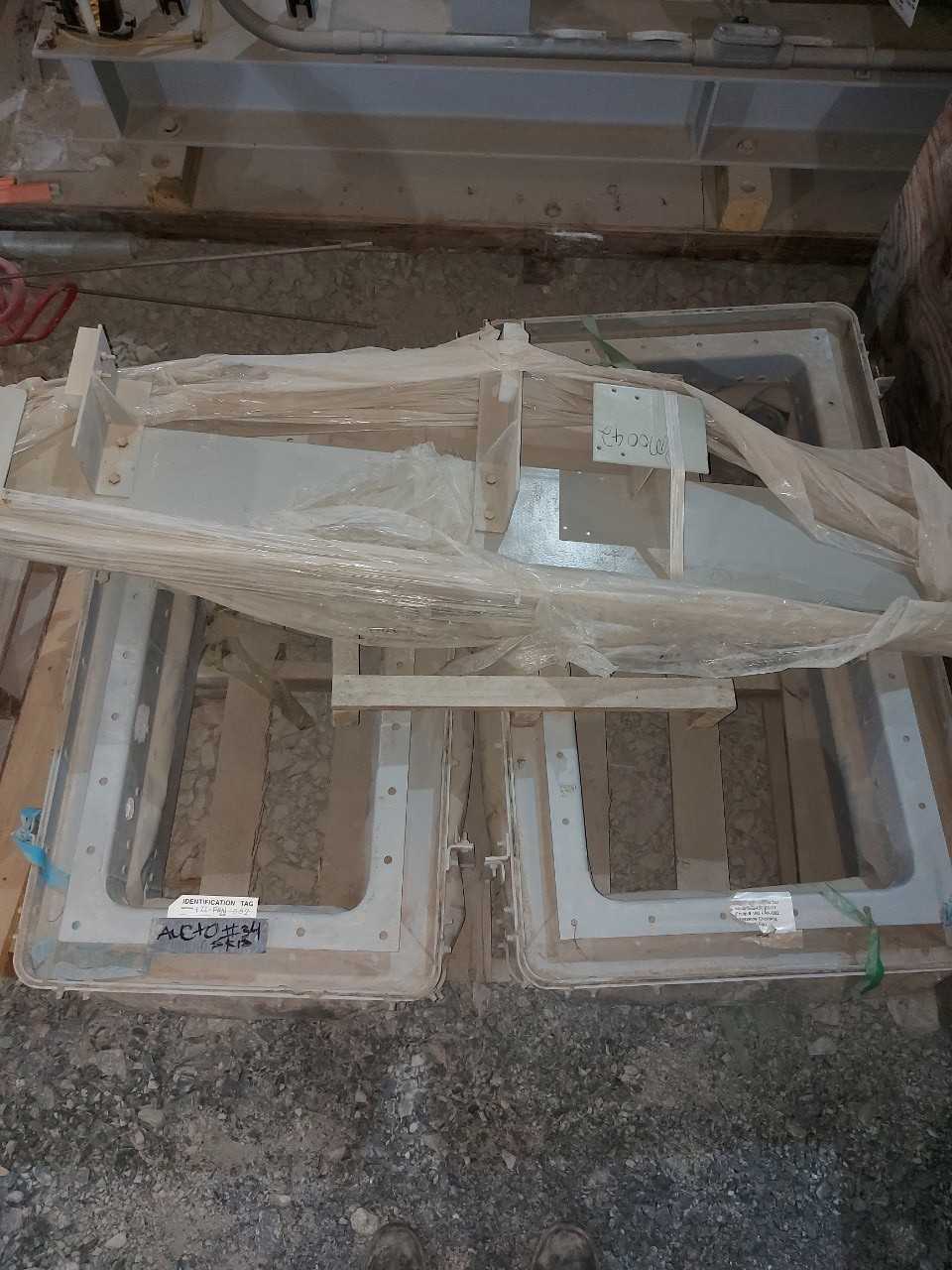 LOT OF ASSORTED METAL FRAMES - HAND TOOLS