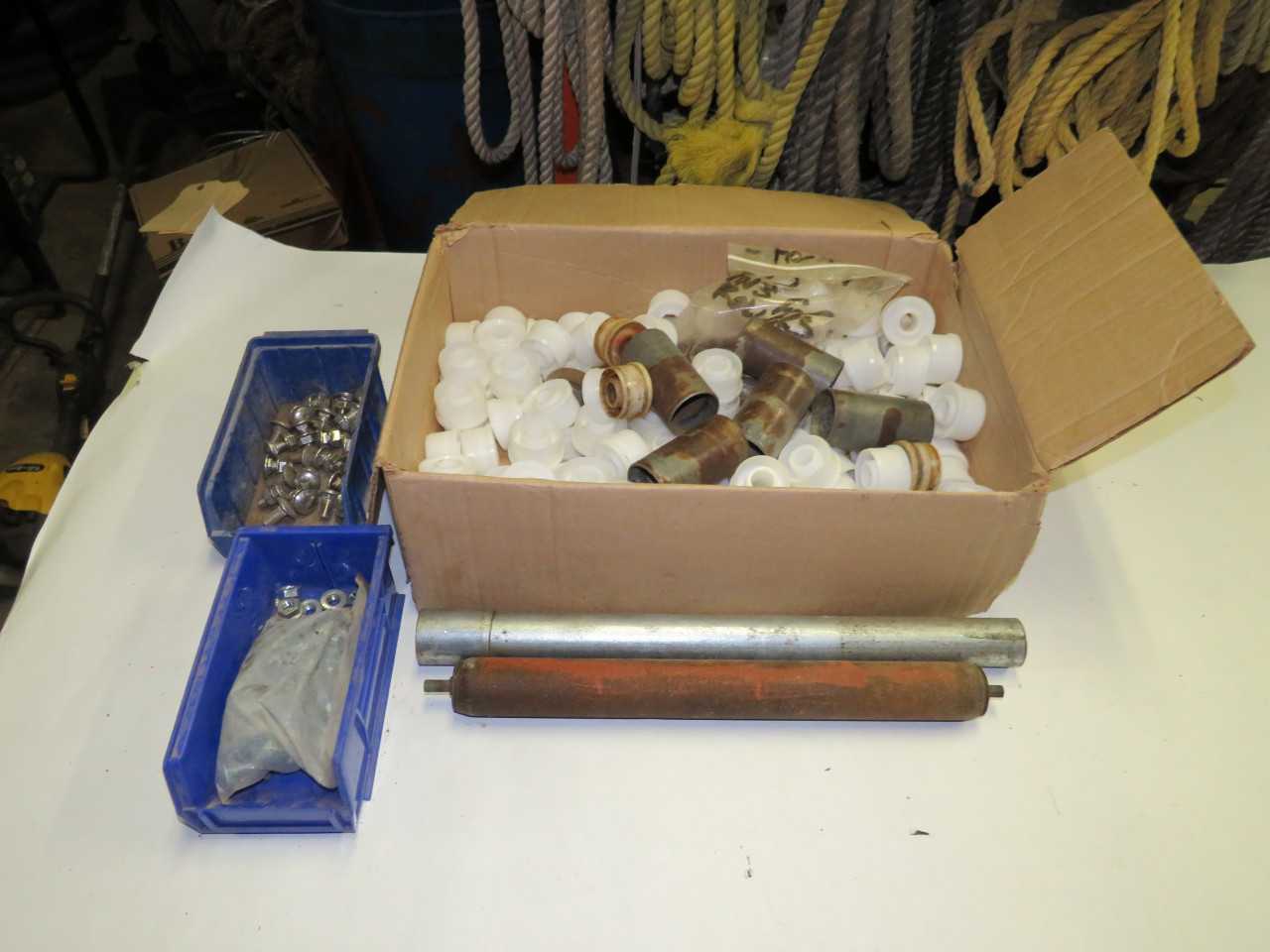 LOT OF ASSORTED PLASTIC AND METAL ROLLERS FO CABLE TRAY ROLLERS - ELECTRIC POWER TOOLS