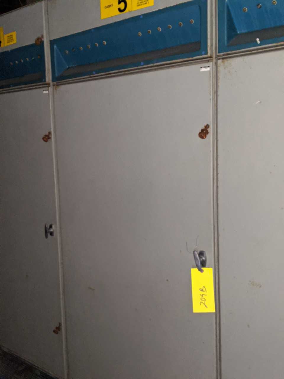 5X SECTIONS OF GE CONTROL PANELS W/ DRIVES - AUTOMATION & CONTROLS