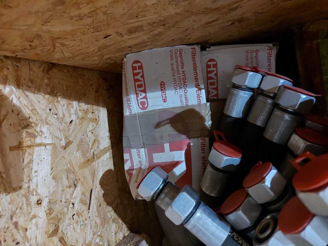 LOT OF HYDRUALIC SYSTEM PARTS - ELECTRIC POWER TOOLS