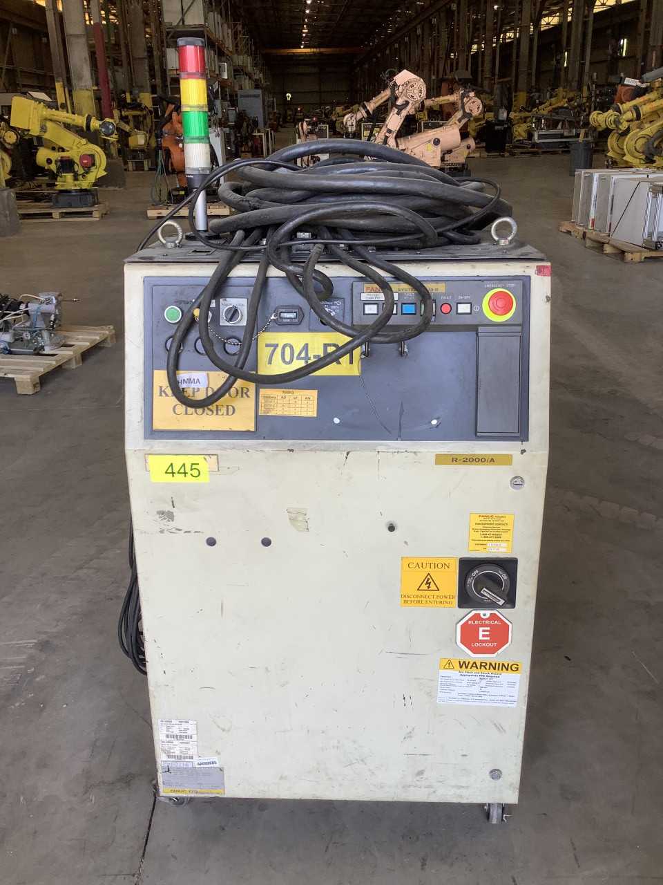 Lot of 1 Fanuc Arcmcate R2000IA-210F (No guarantee Operational) - INDUSTRIAL ROBOTS
