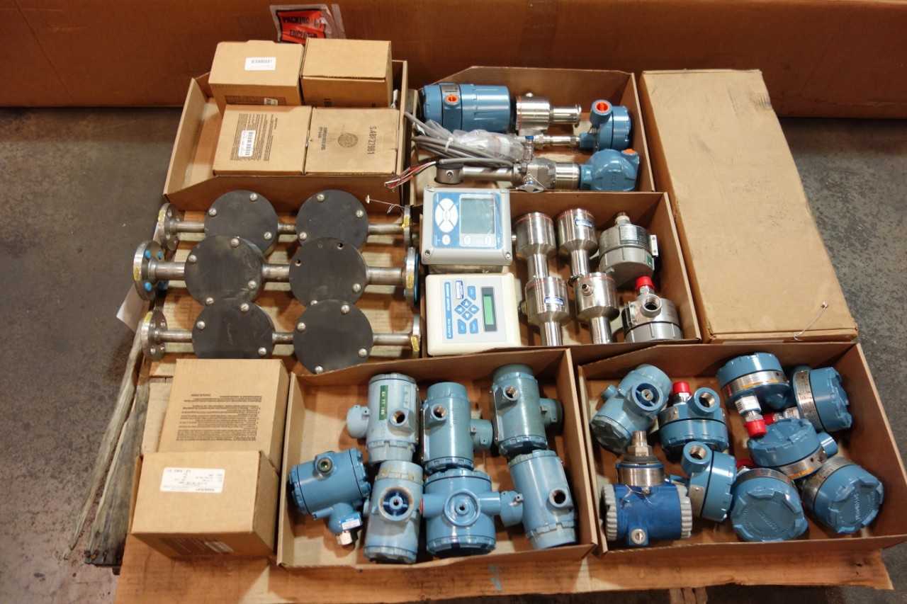 2 PALLETS OF ASSORTED FLOW METERS, ANALYZERS, CONDUCTIVITY SENSOR - FLOW METER
