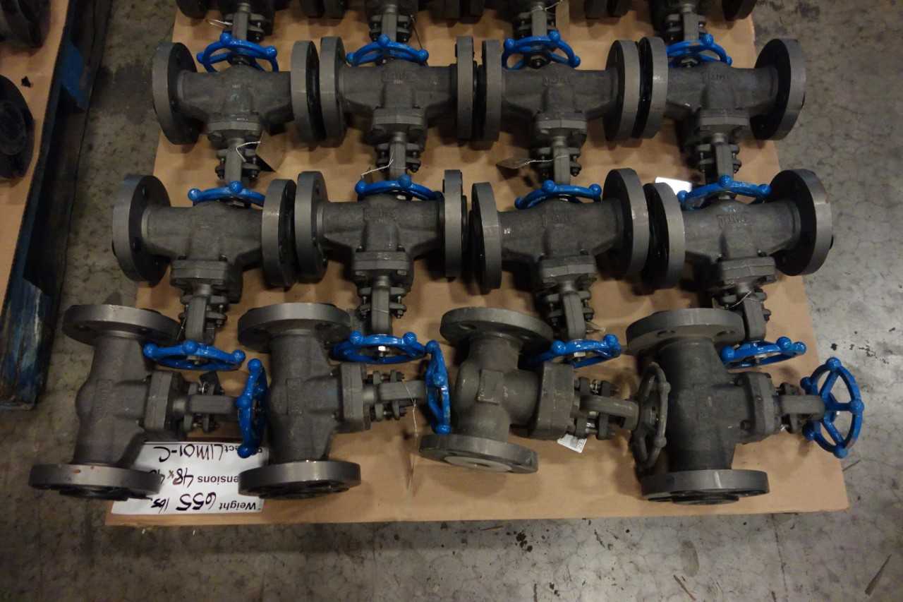 3 PALLETS OF SMITH MANUAL STEEL THREADED 1.5" GATE VALVES - VALVES