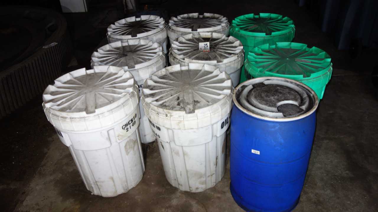 LOT OF 9 30GAL SPILL CONTAINERS - ELECTRIC POWER TOOLS