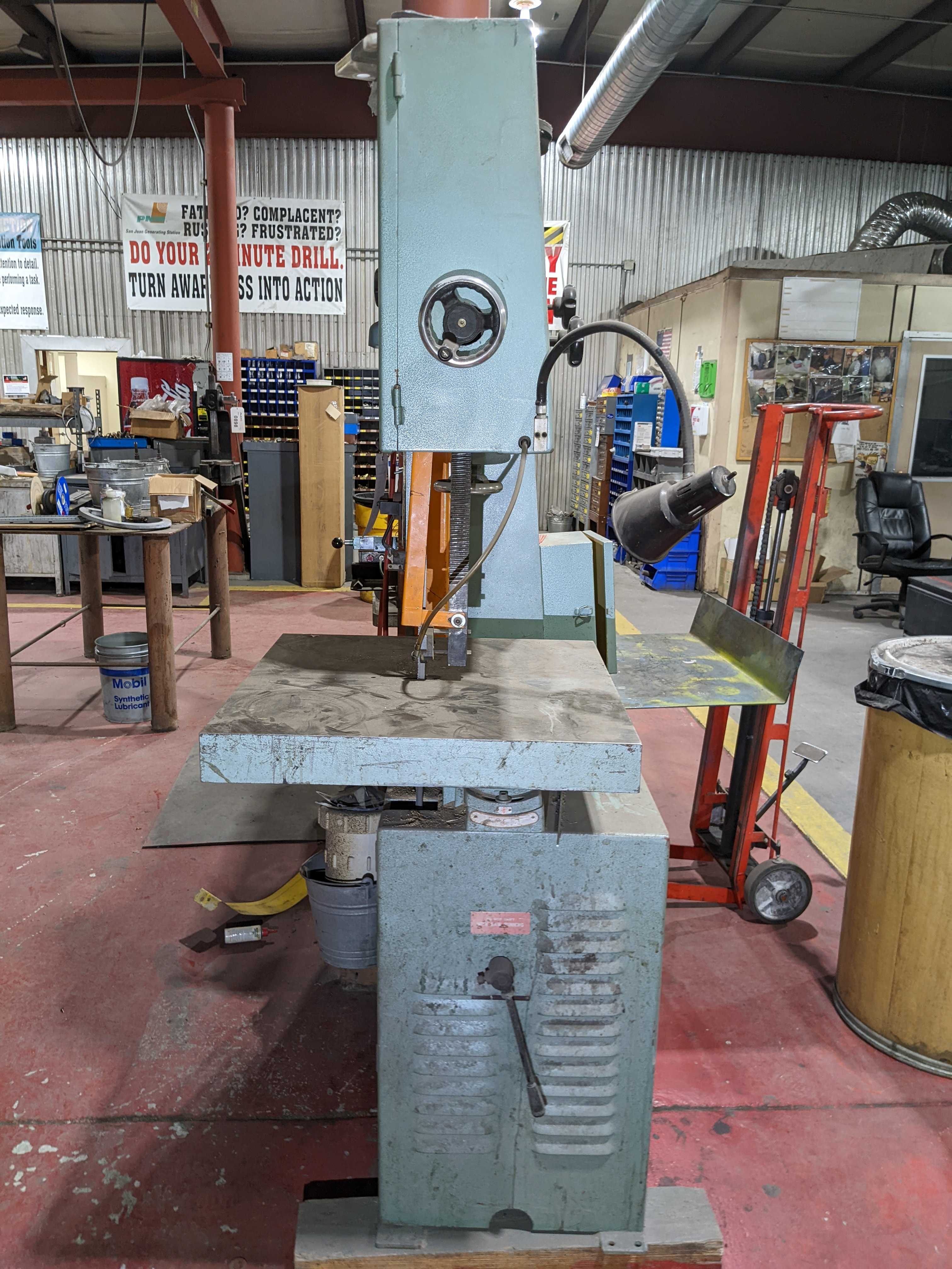 VERTICAL BANDSAW - WELDING EQUIPMENT
