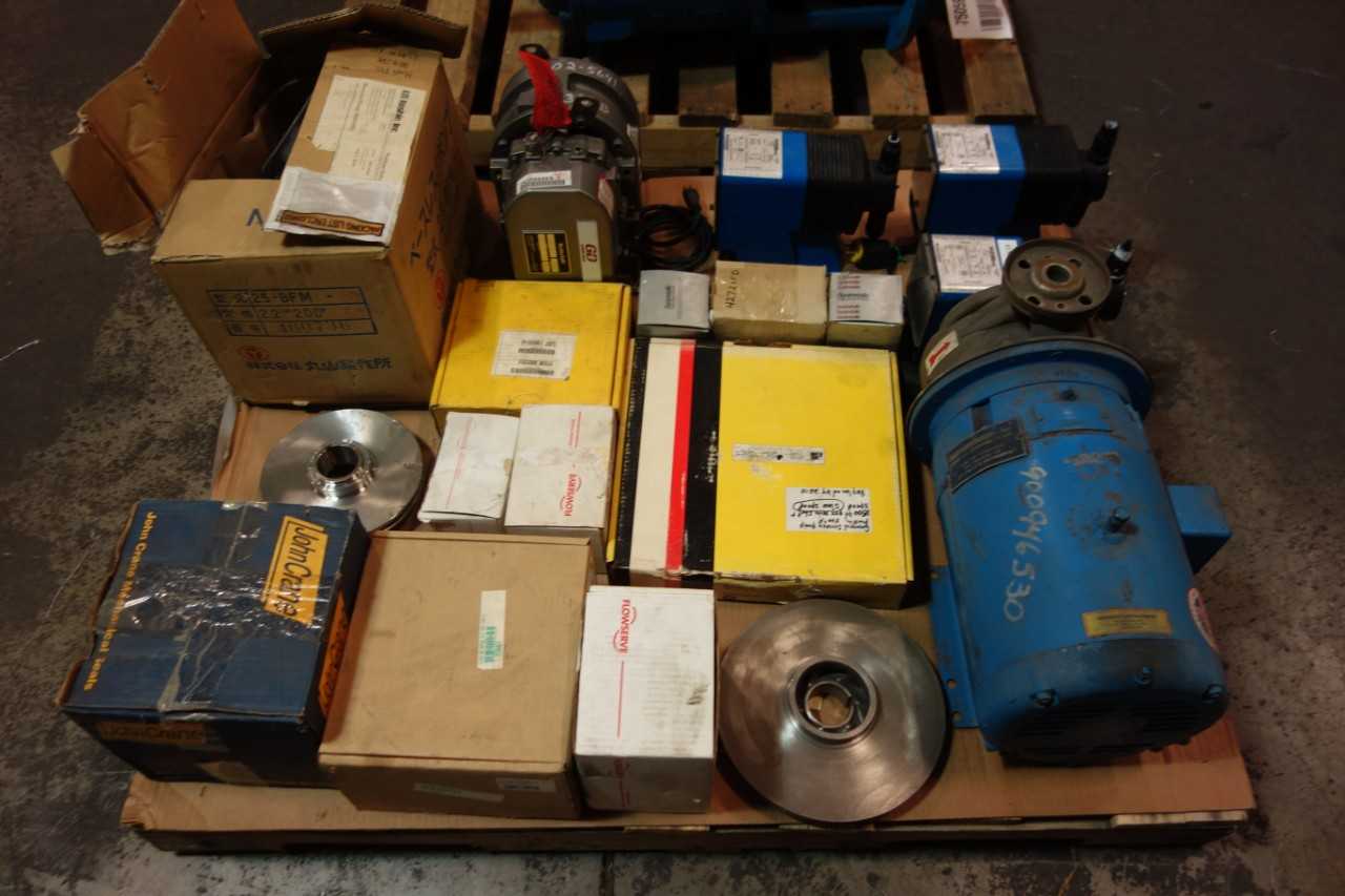 2 PALLETS OF ASSORTED PUMPS, PUMP PARTS AND ACCESSORIES- PARKER, GOULDS, PULSATRON, GARDNER DENVER - PUMPS