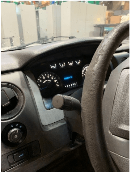 2014 FORD F150 XLT 4X2 REG. CAB SHORT BOX PICKUP TRUCK WITH TOPPER - HYDRO EXCAVATOR TRUCKS