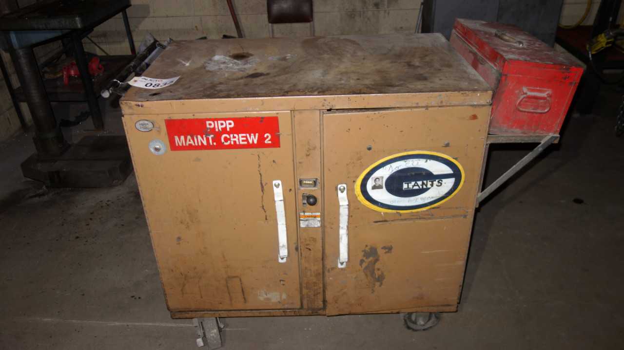 KNACK ROLLING TOOLBOX WITH TOOLS - MISCELLANEOUS