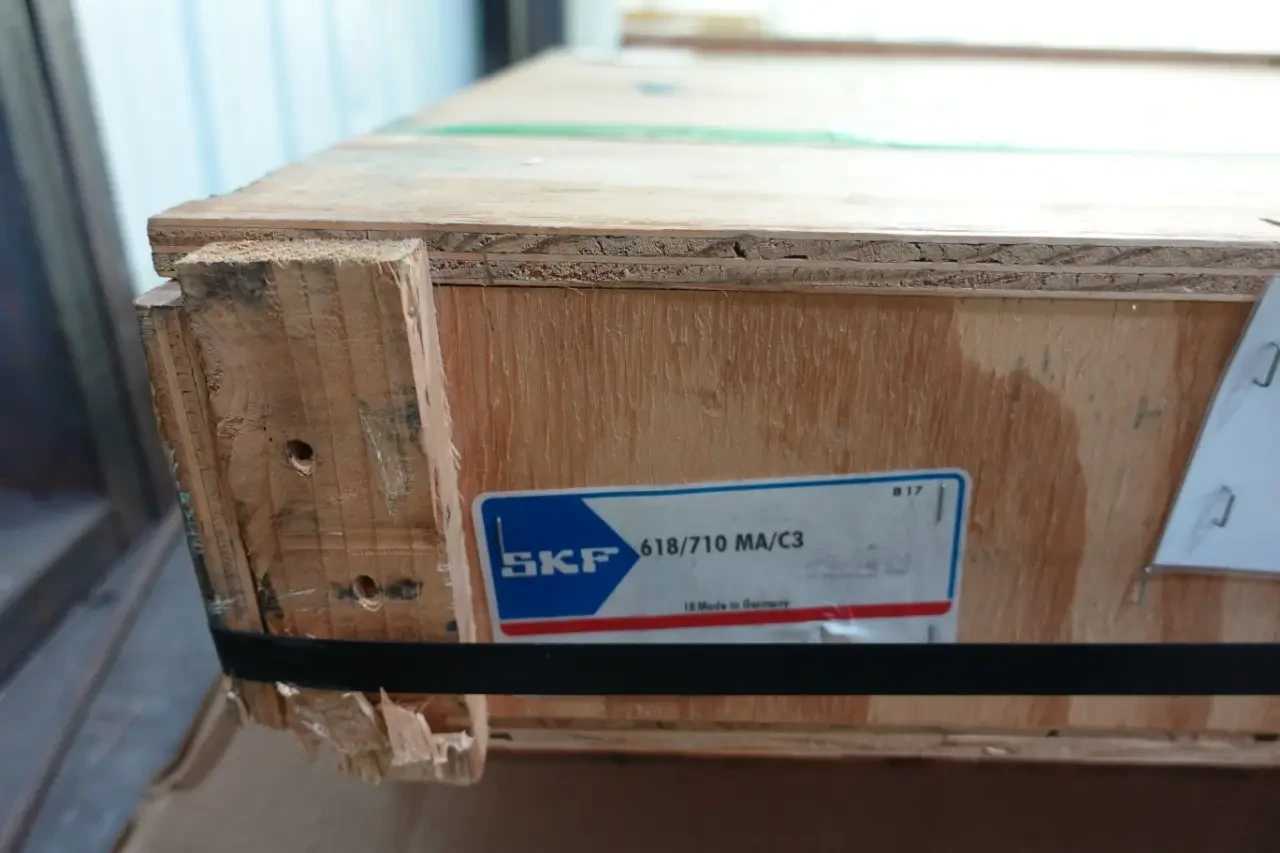 LOT OF 2 SKF 618/710 MA/C3 ROLLER BEARINGS - BEARINGS