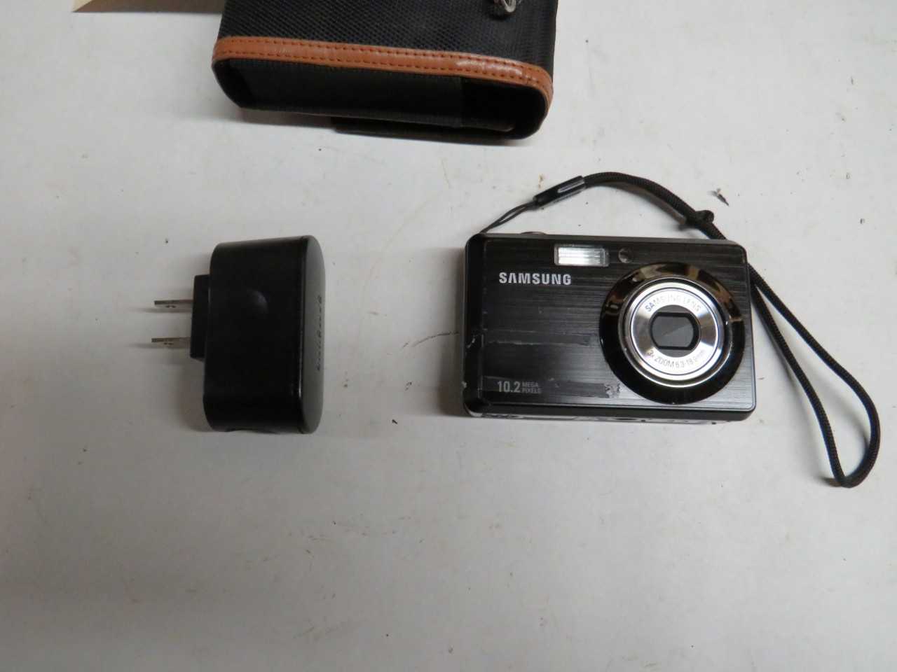 SAMSUNG ES55 10.2 MEGA PIXELS CAMERA - MISCELLANEOUS